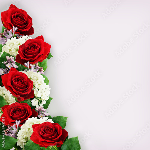 Red roses, hydrangea and li...