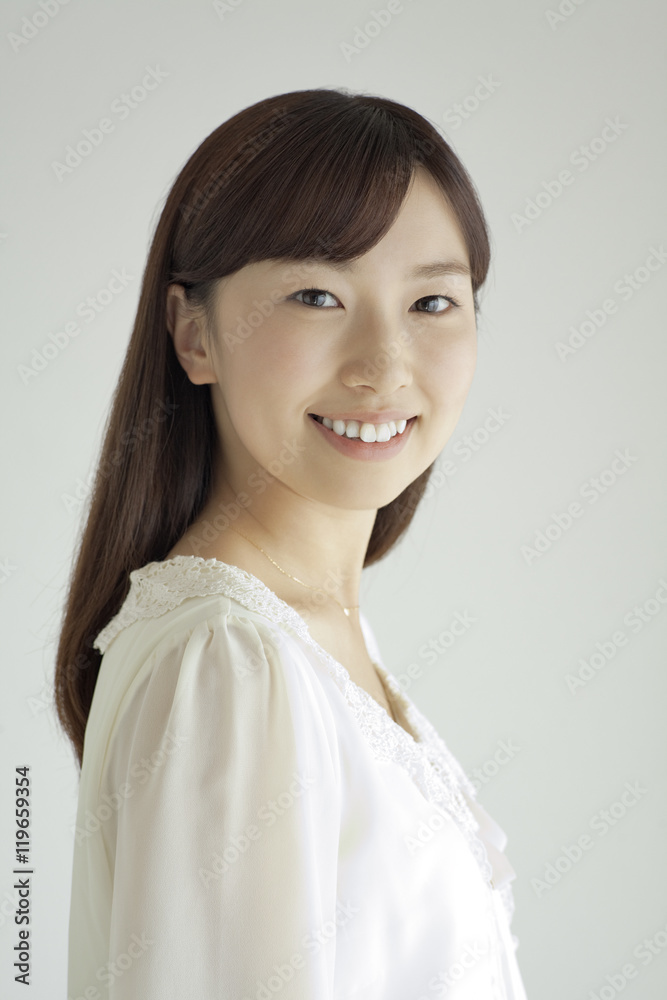 笑顔の女性 笑顔の女性