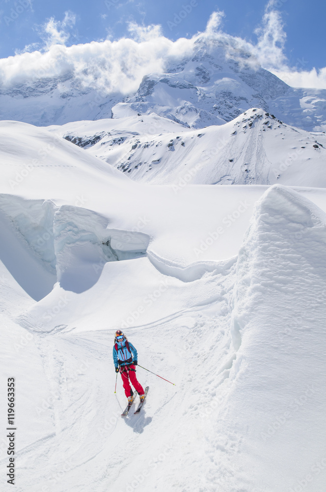 Abenteuer-Skifahren im Gletscherbereich bei Zermatt