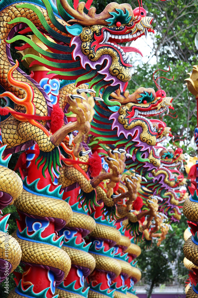 Fototapeta premium chinese style dragon statue