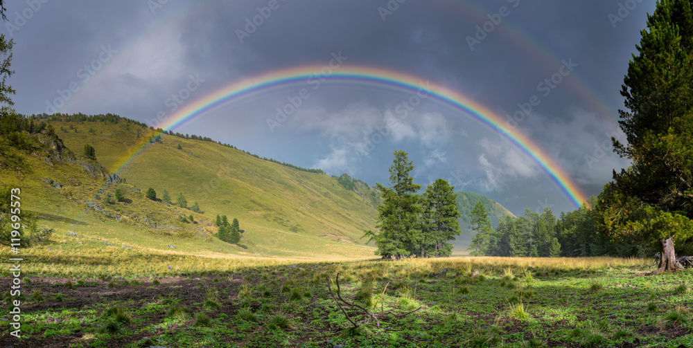 Obraz premium Rainbow in the Altai mountains