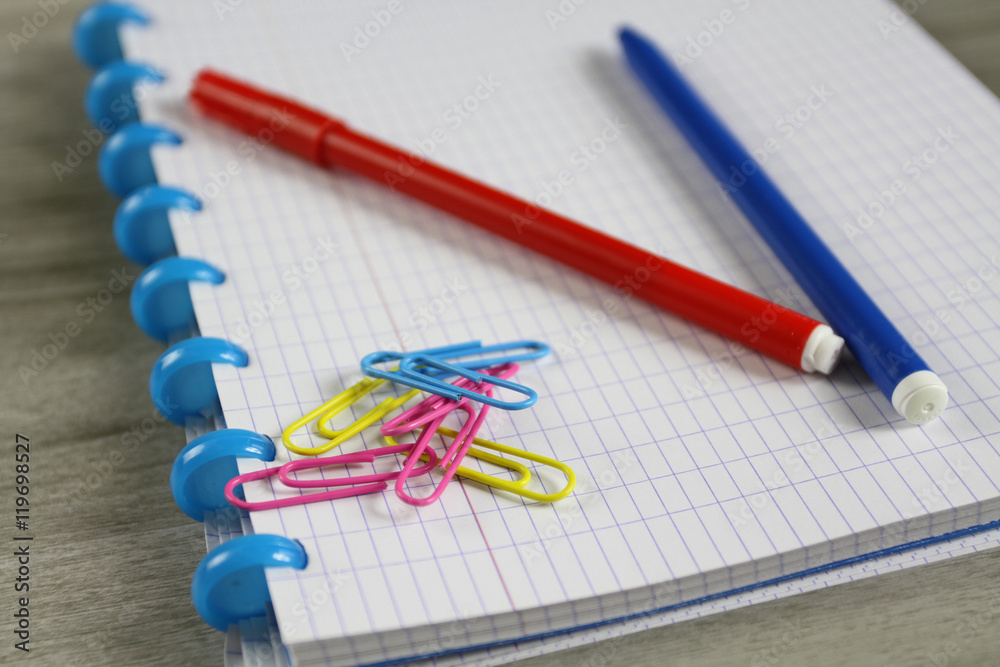 cahier et stylo 02092016 Stock Photo | Adobe Stock