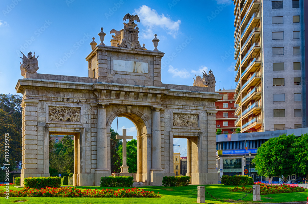 Obraz premium Porta de la mar in Valencia, Spain