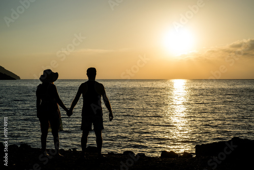 Silhouette of the loving couple   © sezer66