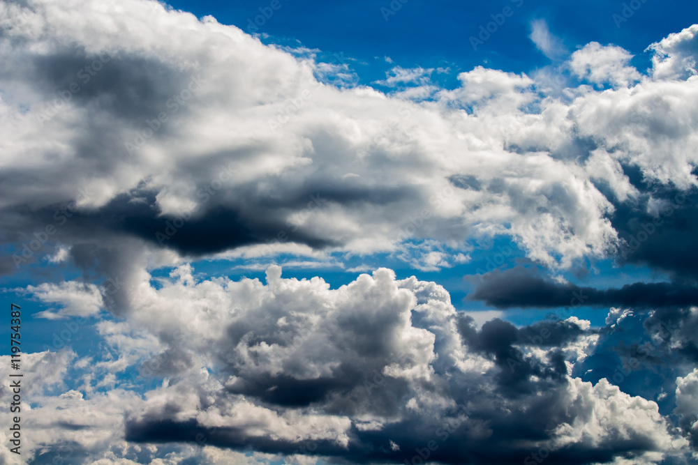Obraz premium colorful dramatic sky with cloud at sunset