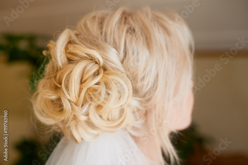 Amazing bridal hair for happy wedding day