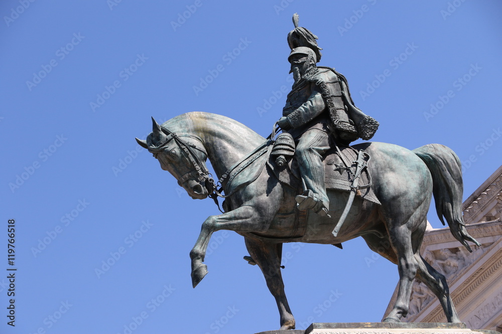 Fototapeta premium Statue du monument à Victor-Emmanuel II à Rome 