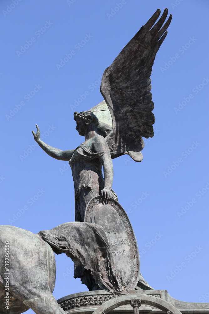 Fototapeta premium Statue du monument à Victor-Emmanuel II à Rome 