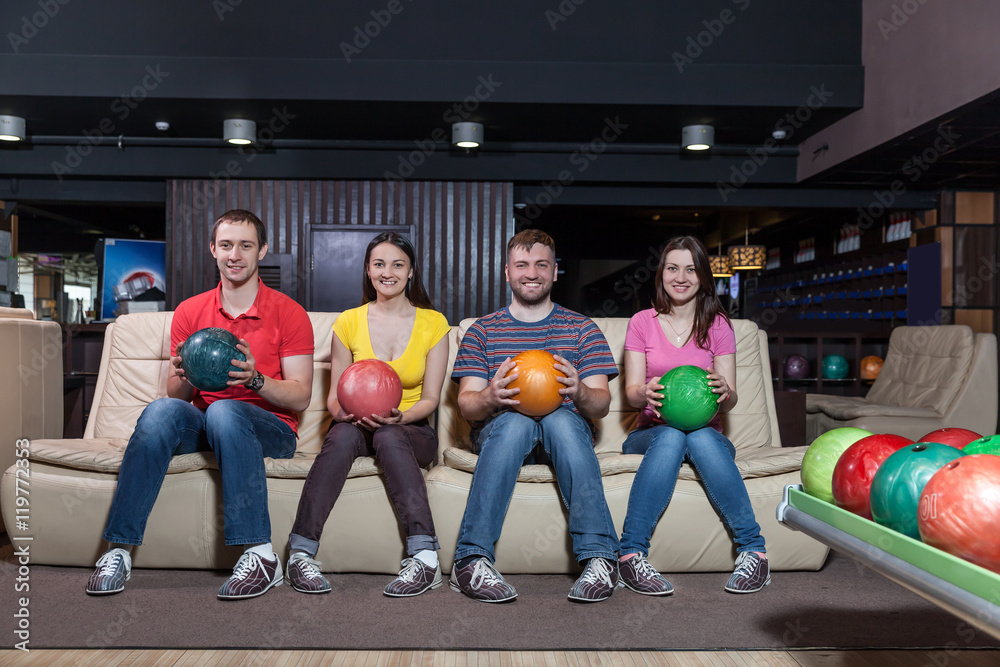 Fototapeta premium Bowling team on the coach