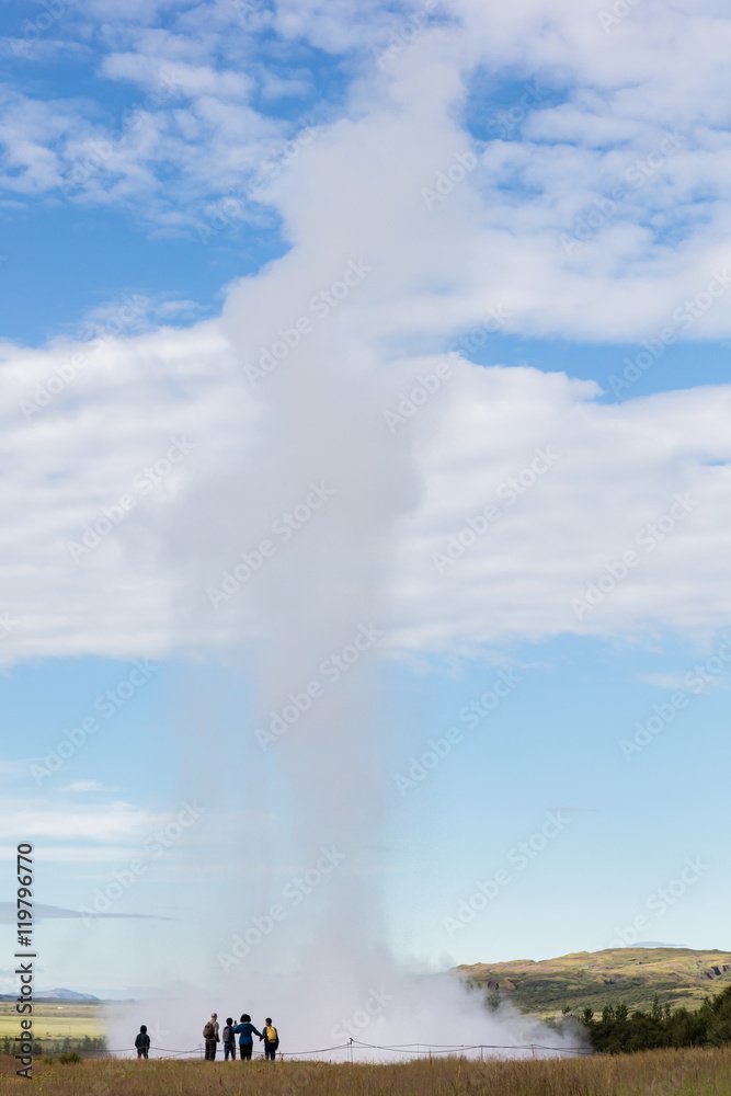 Fototapeta premium Impressive eruption of the biggest active geysir, Strokkur, with