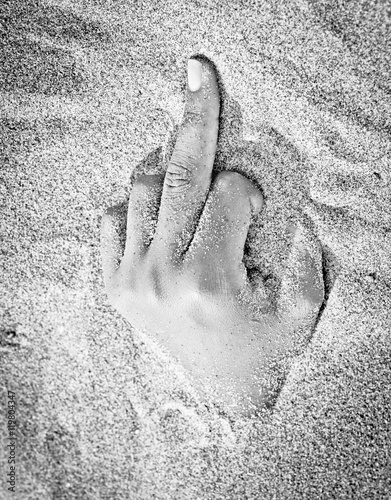 Foto fuck you in rigor mortis on the beach