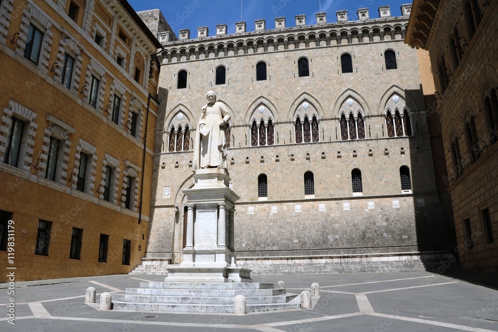 Statue Sallustio Bandini at Piazza Salimbeni in Siena, Tuscany Italy