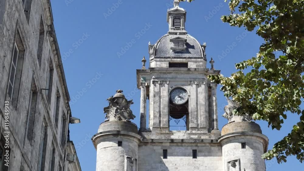 horloge du vieux port à la rochelle