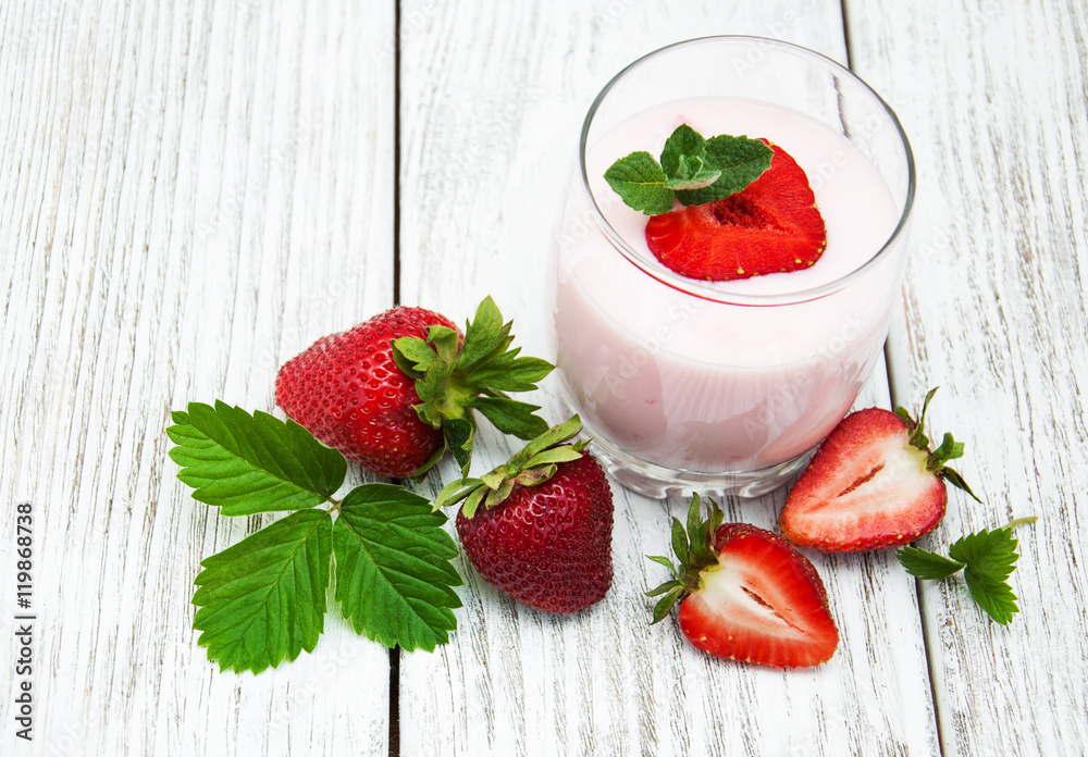 yogurt with fresh strawberries