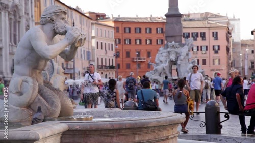 Fontana del Moro, Piazza Navona
