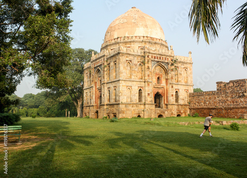 Bara Gumbad, Lodhi Gardens is a city park situated in New Delhi, India. It has architectural works of the 15th century by Lodhis dynasty 
