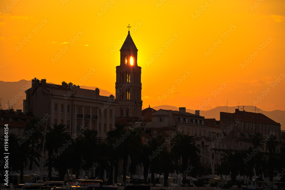 Fototapeta premium City of Split Riva at sunrise