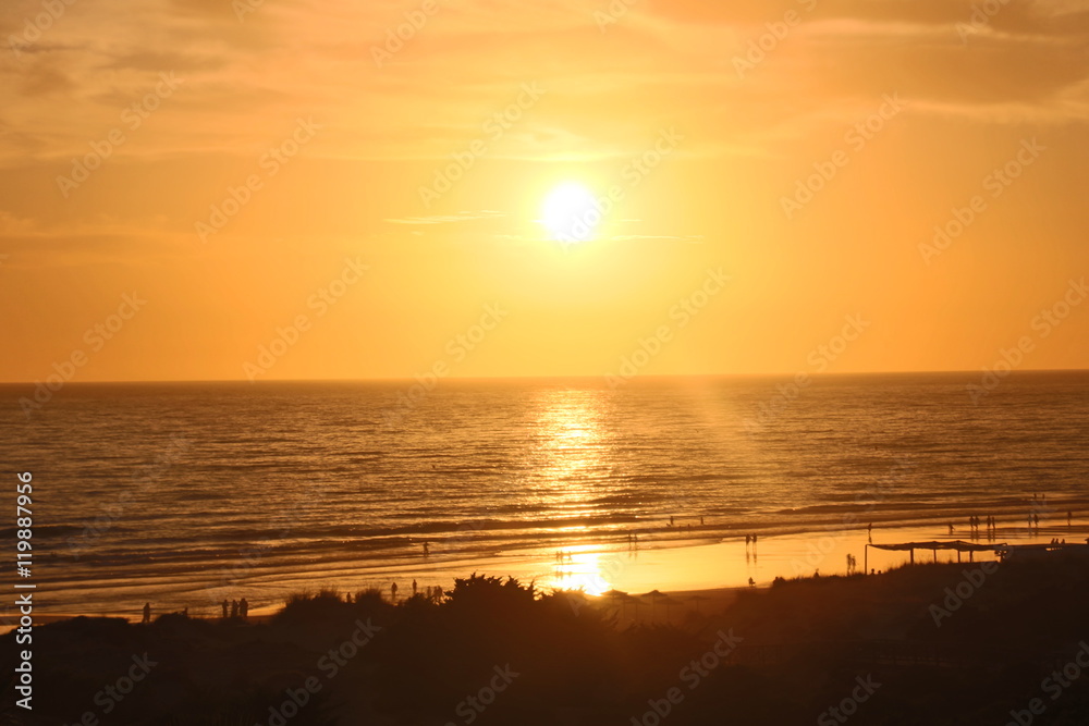 Sonnenuntergang am Strand von Andalusien