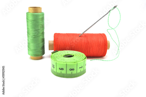 Принадлежности для шитья, нитки, иголки, наперсток, игла, сантиметр, мерка, моток, цветные, шить, швея, кроить, резать, хобби, искусство