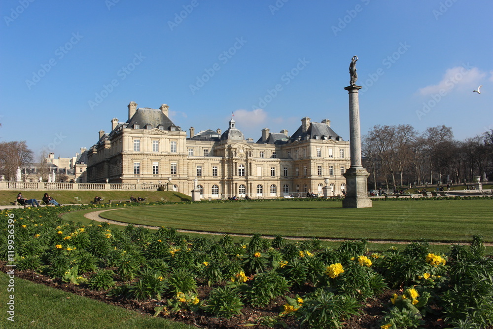 Vue sur le palais du Luxembourg (Paris - France)