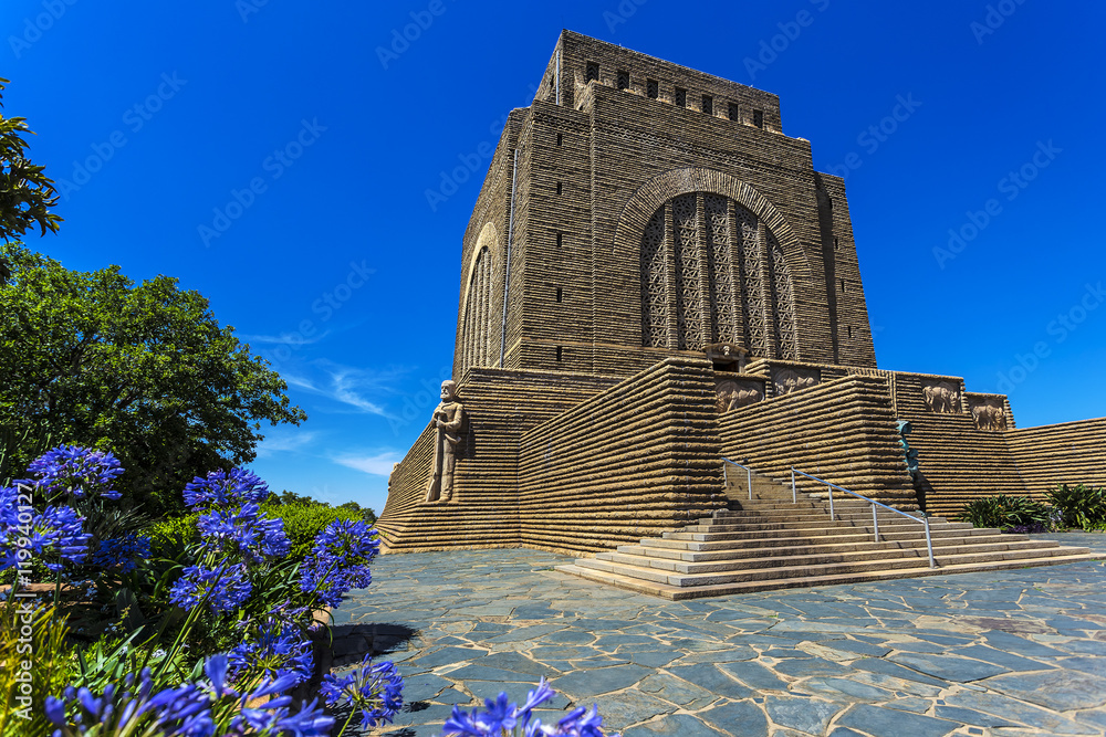 Obraz premium Republic of South Africa. Pretoria. Massive granitic Voortrekker Monument commemorating the Pioneer history of Southern Africa