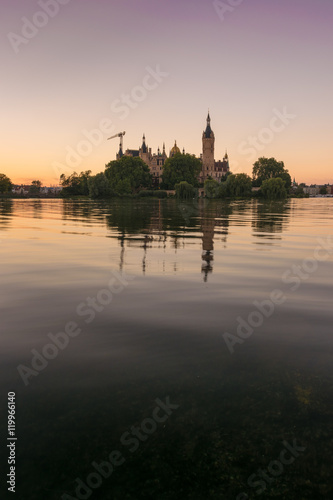 Schloss in Schwerin im Abendlicht, Mecklenburg-Vorpommern in Deutschland