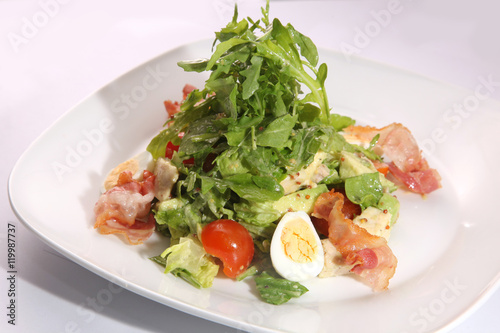 Salad with Arugula and egg