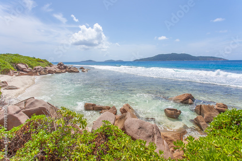 les îles Félicité, Grande Soeur et Petite Soeur vues de la Digue, Seychelles 