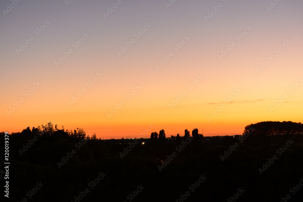 herrliche Abendstimmung bei blauer Stunde