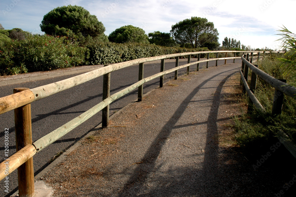 Barrière en bois pour assurer la sécurité des piétons et des vélos