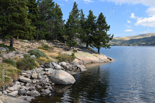 Rivage du Lac des Bouillouses, alt 2016 m photo