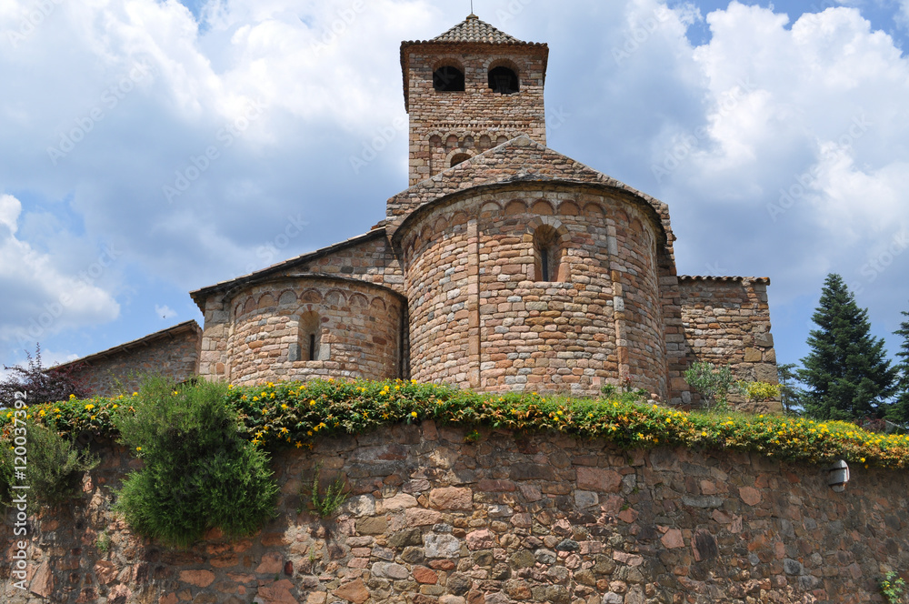 Iglesia romànica de Sant Vicenç d'Espinelves, Siglo XI-XII