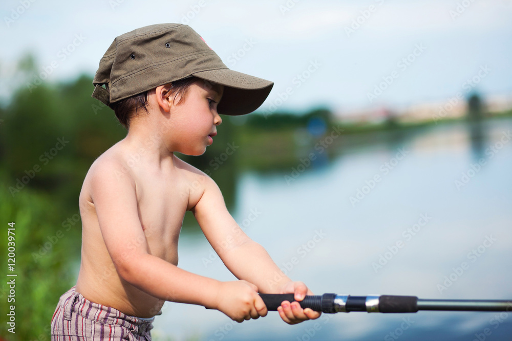 Obraz premium Child fishing