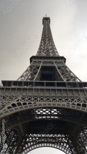 Eiffel tower monochrome