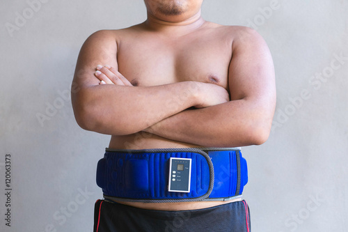 Men wear the belt abdomen.