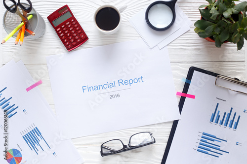 Papier peint workplace economist at office table