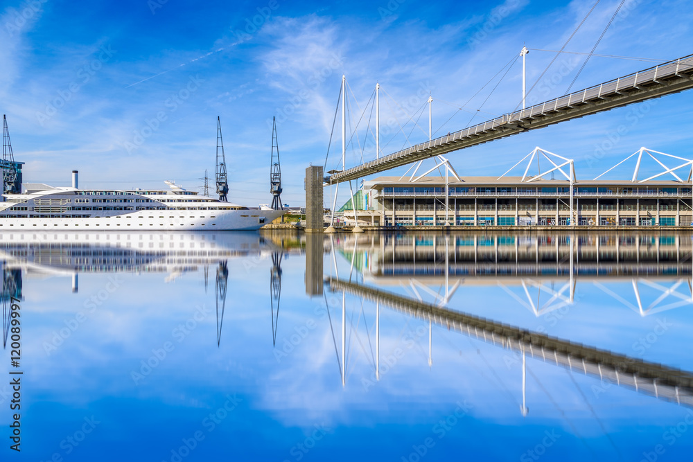 Naklejka premium Royal Victoria Dock Bridge in London, UK
