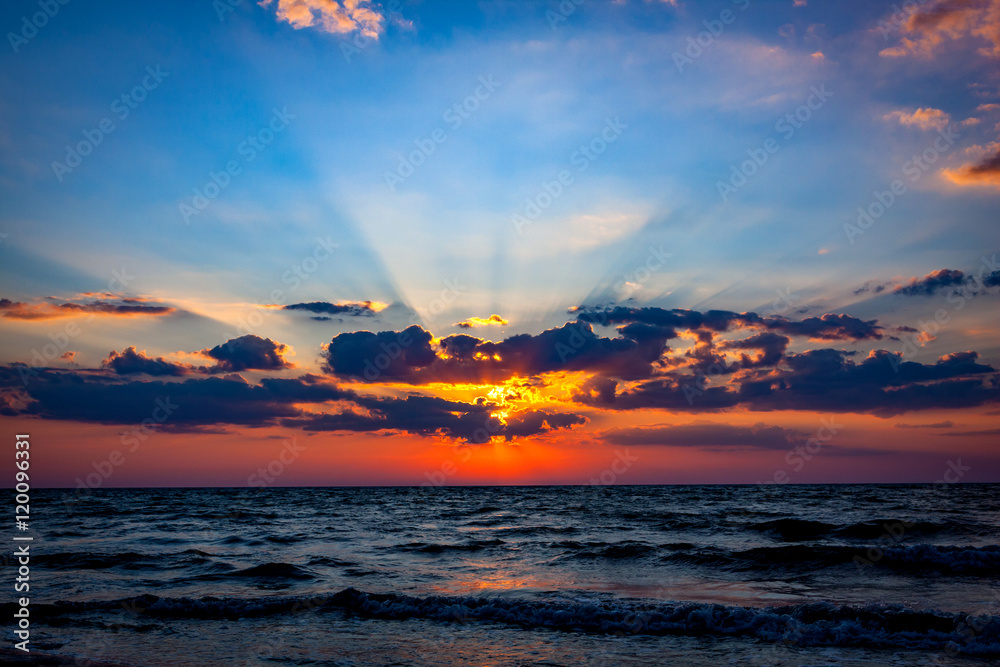 Fototapeta premium nice sunset sky over sea