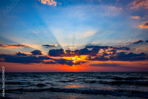 nice sunset sky over sea © Pavlo Klymenko