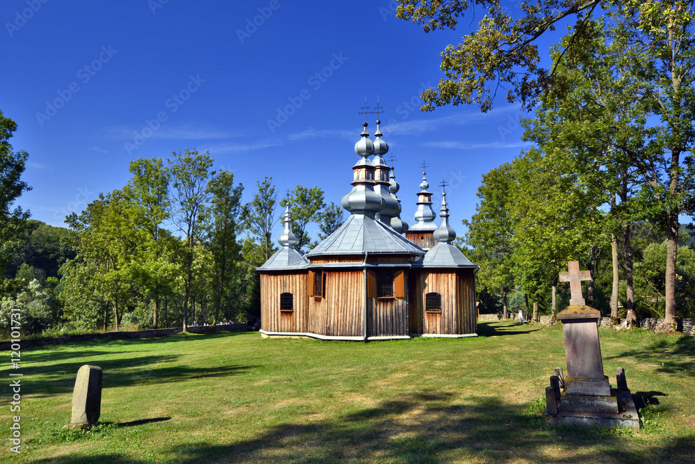 Fototapeta premium wooden orthodox church in Turzansk, UNESCO, Poland