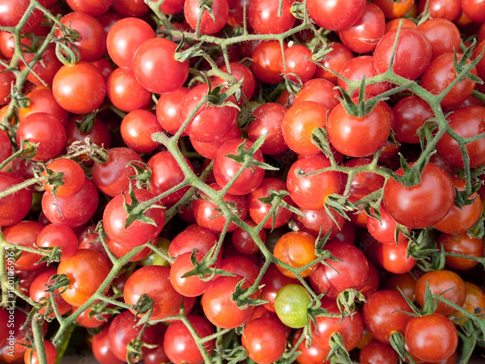 Red cherry tomatoes