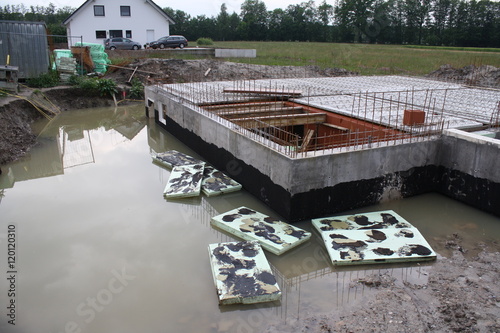 Gebäudeschaden am Neubau durch Hochwasser photo