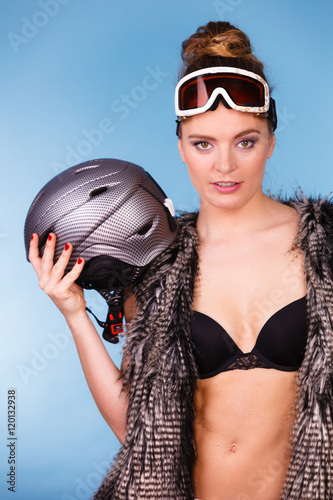 Beautiful girl with goggle and helmet. © Voyagerix
