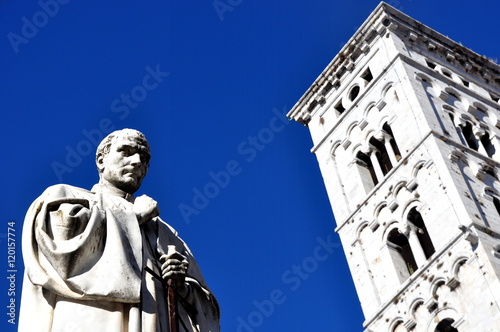 Lucca - Statue von Francesco Burlamacchi photo