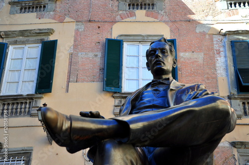 Lucca - Denkmal für den berühmtesten Bürger der Stadt: den Komponisten Giacomo Puccini