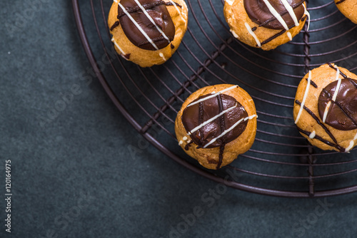 profiterole mini eclair sweet food