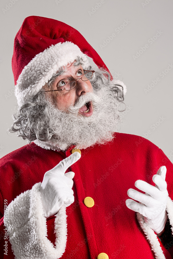 Naklejka premium cheerful funny traditional santa claus