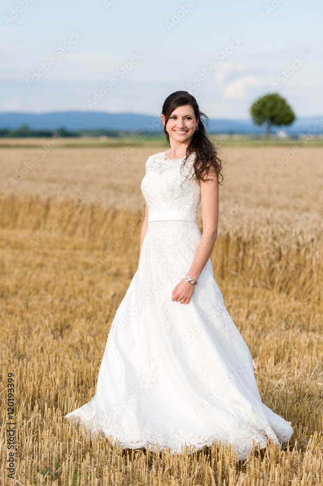 Braut im Weizenfeld Braut im Weizenfeld