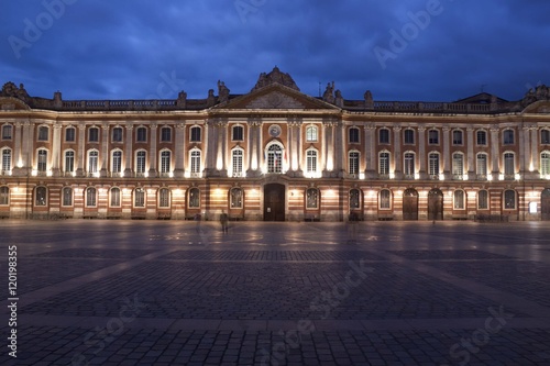 Capitol of Toulouse in a cloudy night, France