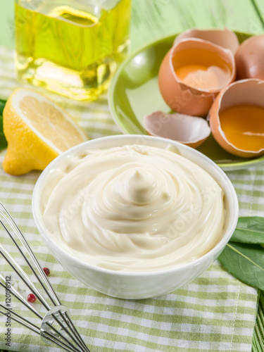 Natural mayonnaise ingredients and the sauce itself.